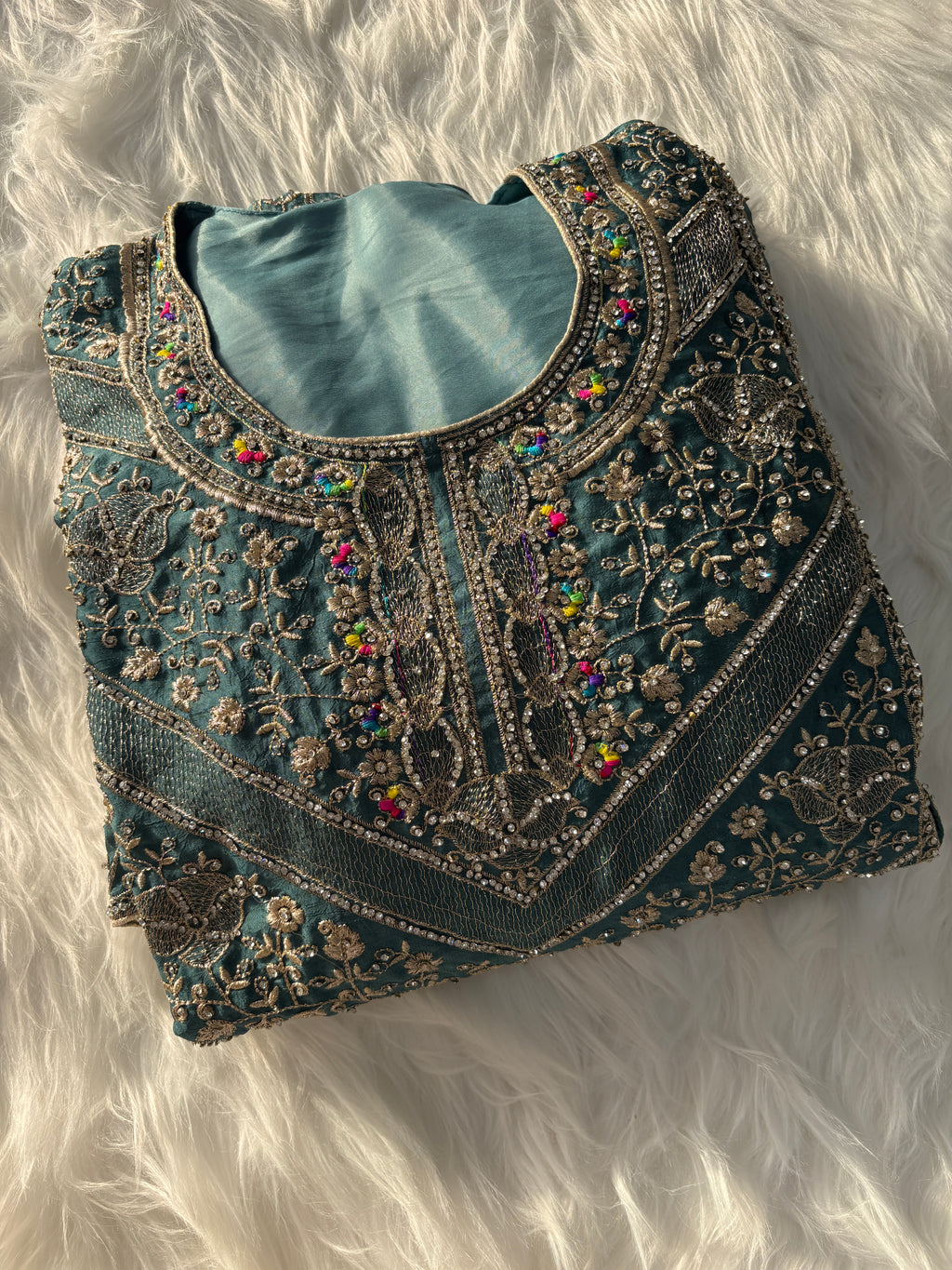 Noors Laila (STITCHED)