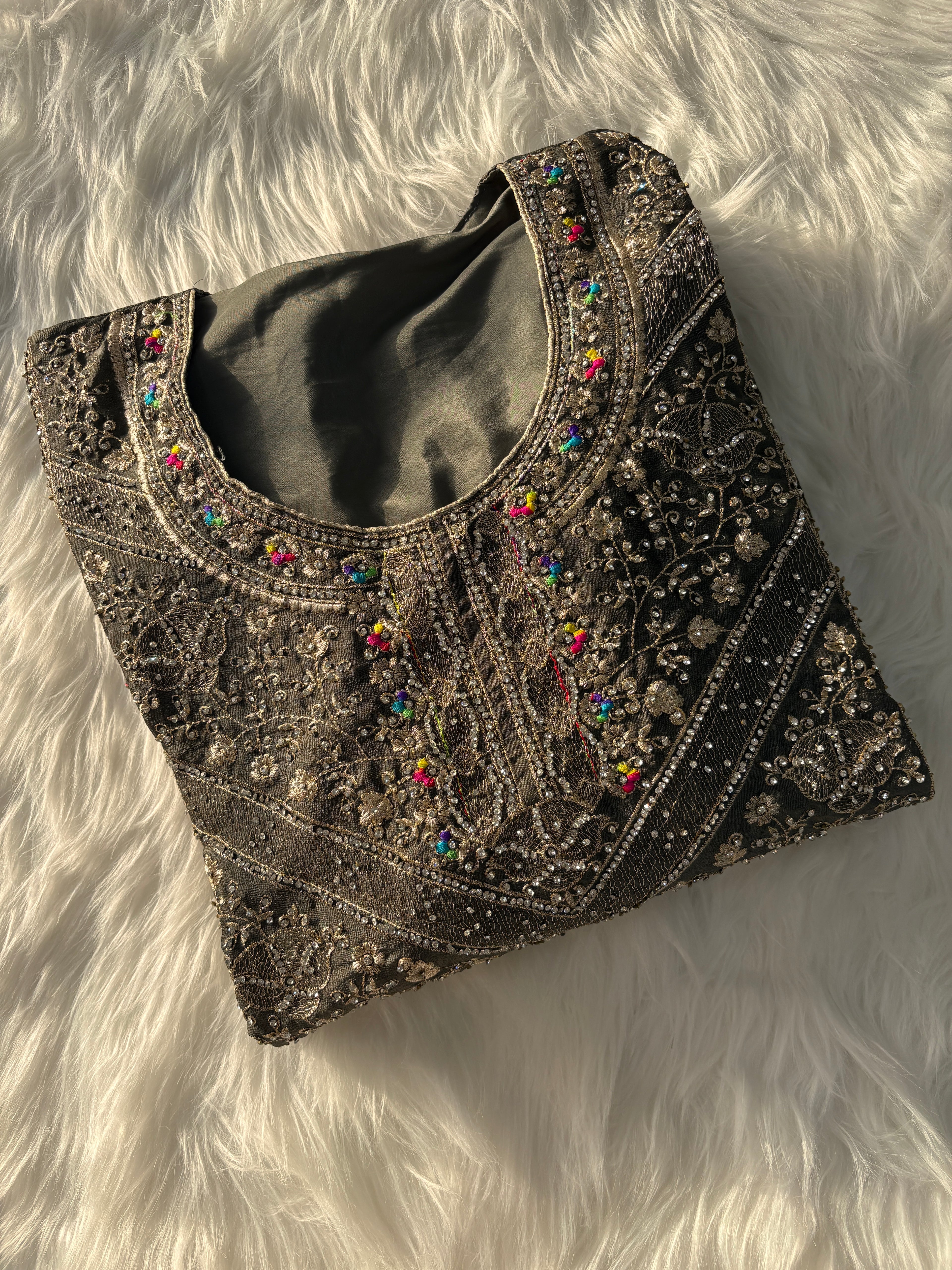 Noors Laila (STITCHED)