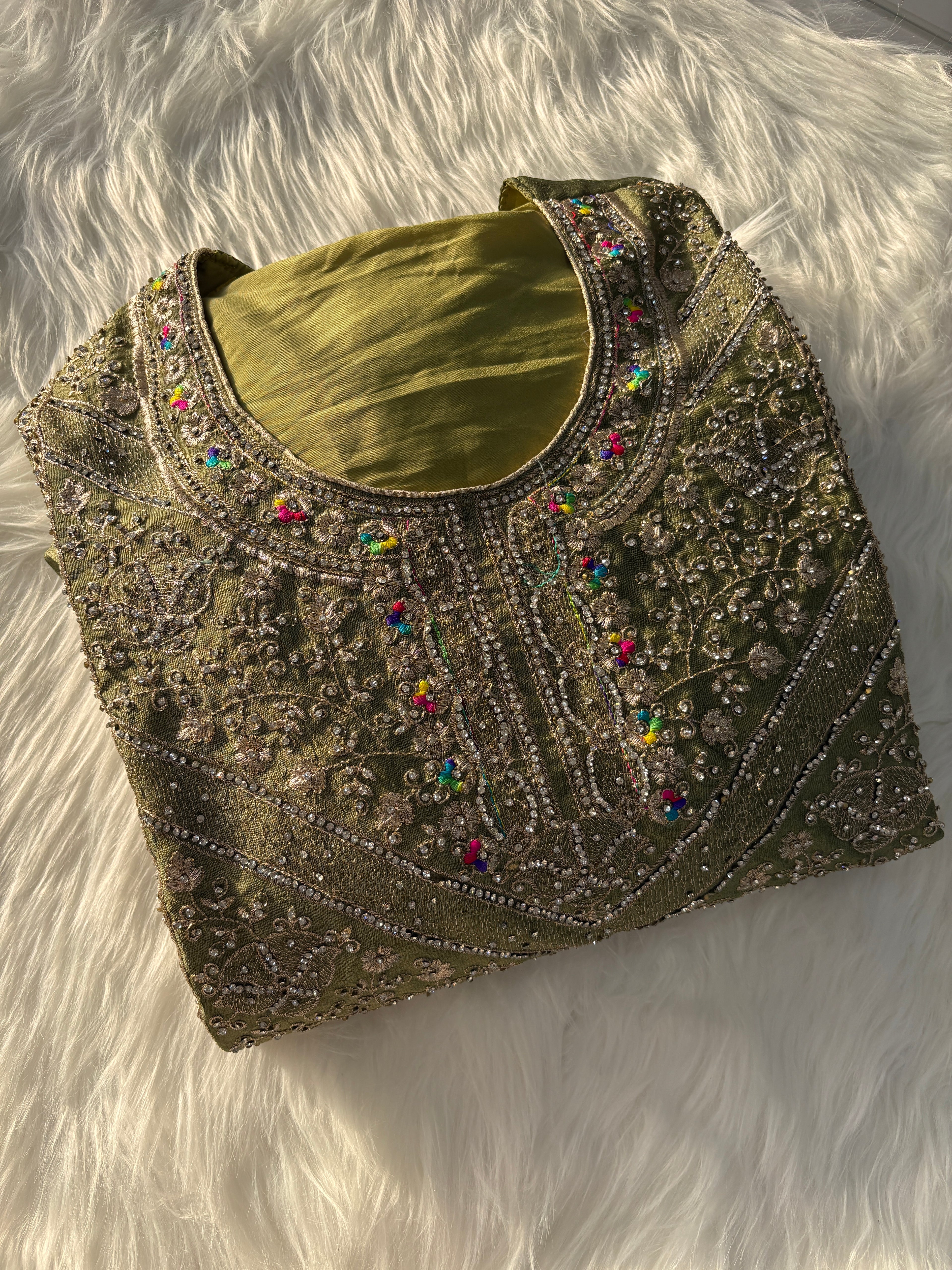 Noors Laila (STITCHED)