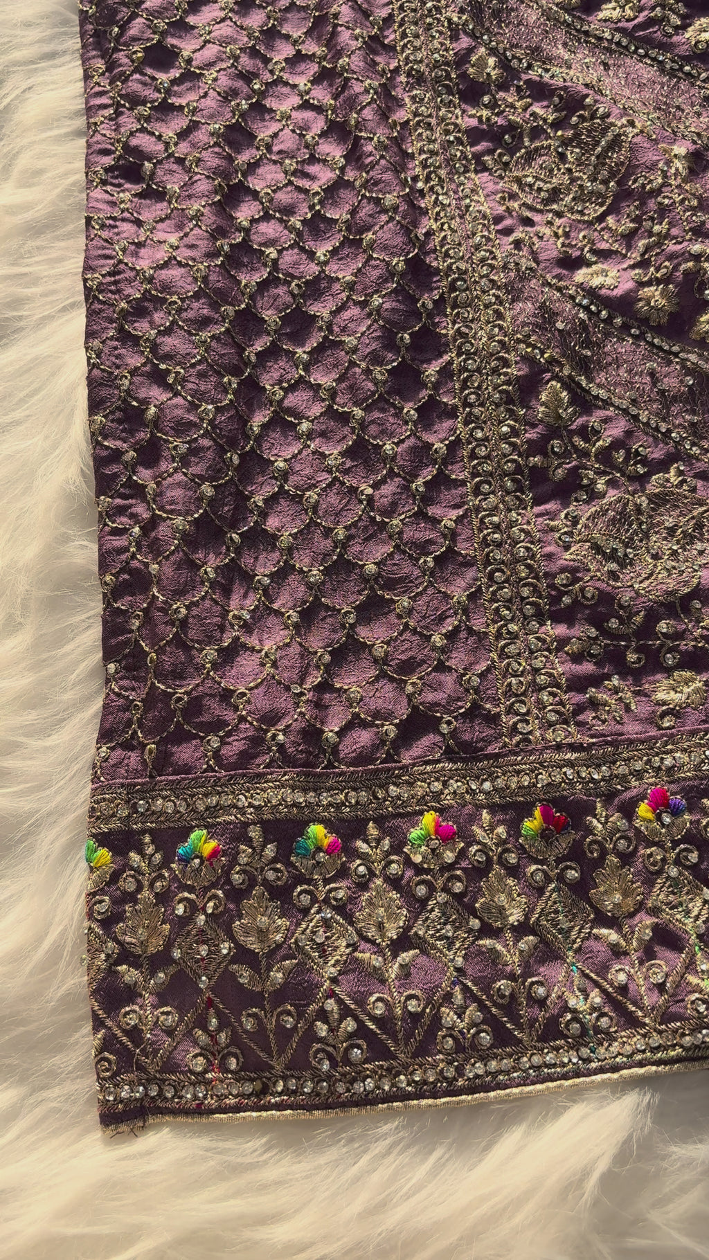 Noors Laila (STITCHED)