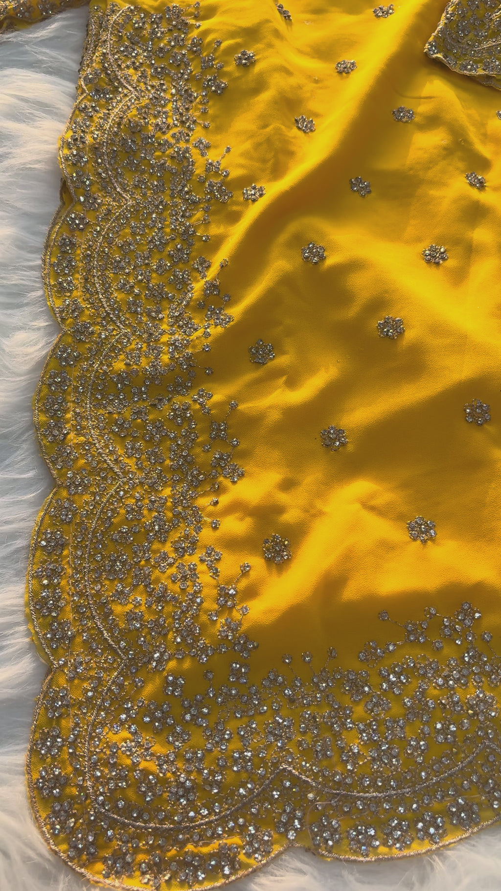 Noors Hoorain (STITCHED)